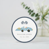 Blauw raceautokinderen verjaardag Cupcake Topper D Kaart (Staand voorkant)