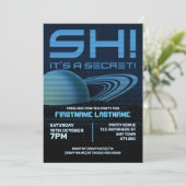 Blauw Retrowave Verrassingsfeest Uitnodiging (Staand voorkant)