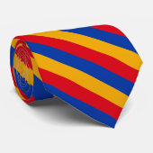 Blauw, rood en geel gestreept stropdas (Opgerold)