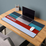Blauw rood en Paarse streepjespatroon Bureaumat<br><div class="desc">Voeg een gedurfde en levendige touch toe aan uw werkruimte met de Blue, Red en Paarse Stripes Pattern Desk Mat. Deze mat heeft een dynamische mix van rijkelijk blauw, opvallend rood en diep paarse strepen en biedt een glad oppervlak voor uw toetsenbord en muis, terwijl u een stijlvolle pop van...</div>