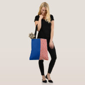 Blauw Rood en wit met strepen Tote Bag (Op model)