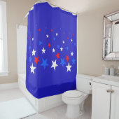 Blauw, rood en wit sterrenpatroon douchegordijn (In situ)