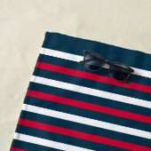 Blauw Rood Wit Streep Nautisch Monogram Strandlaken (In situ)