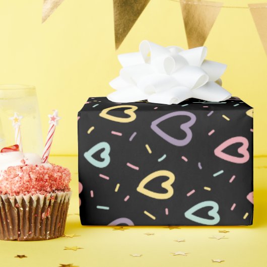 blauw roze confetti liefdesvormig cadeau inpakpapi cadeaupapier (Verjaardagsfeest)