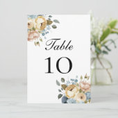 Blauw Roze Crème Bloemige Trouwtafel Nummerkaarten (Staand voorkant)