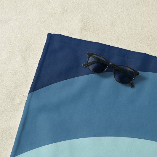 Blauw Roze Regenboog Curve Strepen Monogram Naam Strandlaken (In situ)