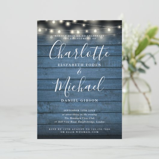 Blauw Rustiek Houten Slingerlichten Script Verlovi Kaart (Staand voorkant)