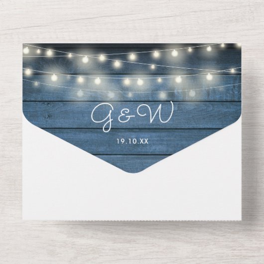 Blauw rustieke slingerlichten monogram foto bruilo all in one uitnodiging (Achterkant)