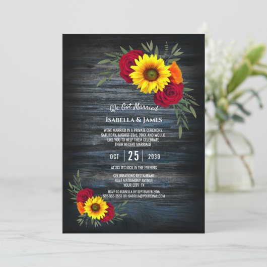 Blauw schuur hout zonnebloem roos huwelijksrecepti kaart (Staand voorkant)