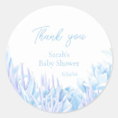 Blauw Script Elegant Botanisch Baby shower Favor Ronde Sticker (Voorkant)