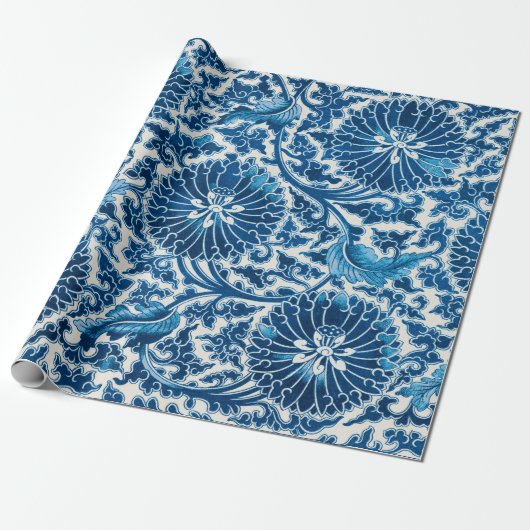 blauw sierbloempatroon cadeaupapier (Uitgerold)