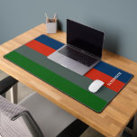 Blauw Sinaasappel Groene Strepen Patroon Gepersona Bureaumat<br><div class="desc">Maak uw werkruimte lichter met de gepersonaliseerde bureaulamp met Blue, Oranje en Green Stripes Pattern. Met een gedurfd en kleurrijk gestreept ontwerp biedt deze mat een glad oppervlak voor uw toetsenbord en muis terwijl u een moderne touch aan uw bureau toevoegt. Pas het aan met een naam voor een unieke...</div>