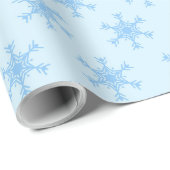 Blauw Snowflake Patroon op Bleek blauw Cadeaupapier (Rol Hoek)