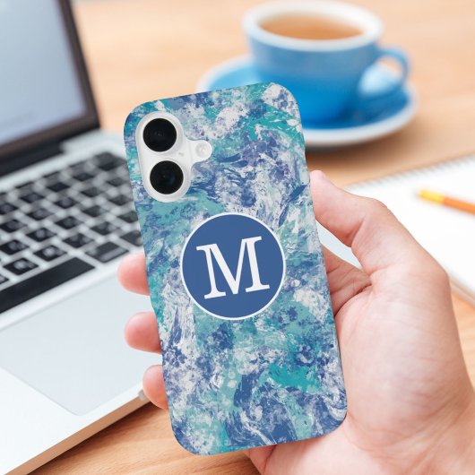 Blauw spatsers aangepast monogram  iPhone 16 hoesje