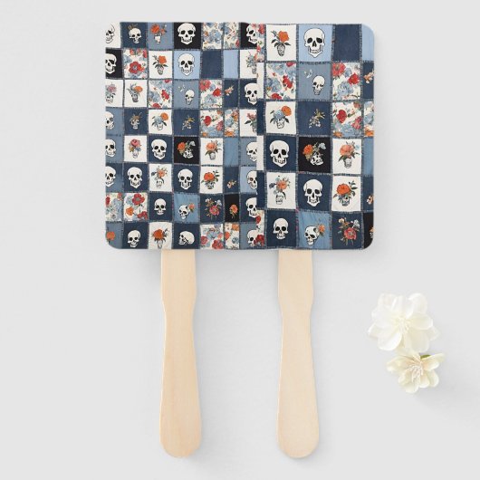 Blauw spijkerbroek denim patchwork schedels en blo handwaaier (Voorkant en achterkant)