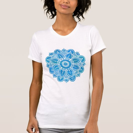 Blauw Turkoois Wit Bloemen Mandala T-shirt (Voorkant)
