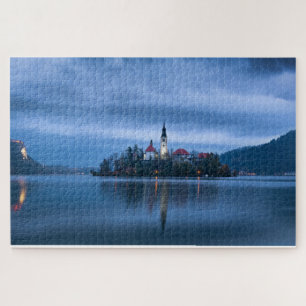 Blauw uur fotolandschap op het meer Bled (Slovenië Legpuzzel