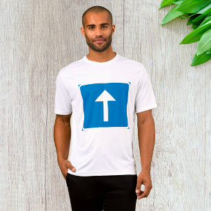 Blauw verkeersbord voor eenrichtingsverkeer met pi t-shirt