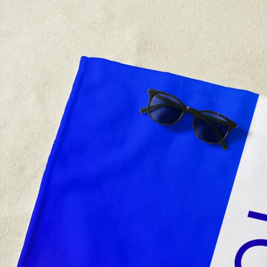 Blauw verloop en bewerkbare tekst op witte streep strandlaken (In situ)