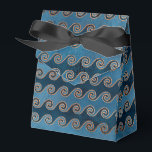 Blauw Vintage Grunge Nautisch Bedankdoosjes<br><div class="desc">Vintage grunge zeegolvenpatroon cadeauschaal in tinten blauw en brons.</div>