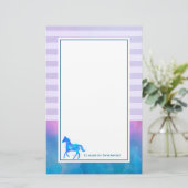 Blauw Waterverf Paard op horizontale strepen Briefpapier (Staand voorkant)
