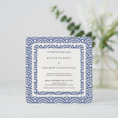 Blauw + White Stylized Waves Modern Beach Wedding Kaart (Staand voorkant)