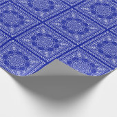 Blauw-wit bandana patroon cadeaupapier (Hoek)