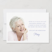 Blauw Wit Bloemen 80e Verjaardag Foto Flat Bedankkaart (Achterkant)