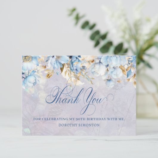Blauw Wit Bloemen 90ste Verjaardag Dank u Flat Bedankkaart (Staand voorkant)