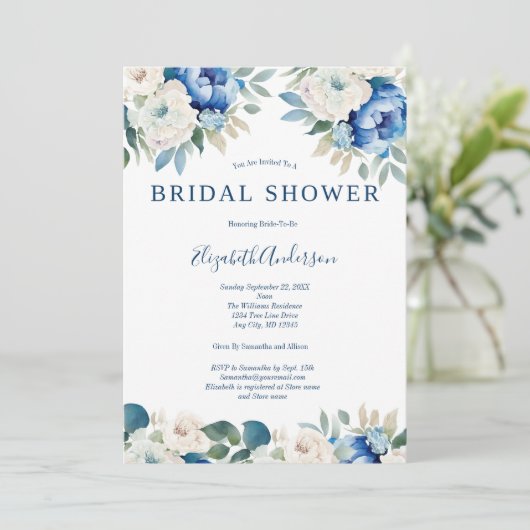 Blauw Wit Bloemen Elegante Bruidsdouche Uitnodigin Kaart (Staand voorkant)