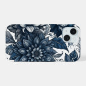 Blauw & Wit Boheems Bloemendessin iPhone 15 Case (Achterkant horizontaal)