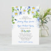 Blauw Wit Daisy Bloemen Bruiloft Uitnodiging (Staand voorkant)