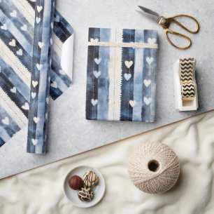 Blauw Wit Denim Heart Stripes Verjaardag Cadeaupapier