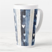 Blauw Wit Denim Heart Stripes Verjaardag Latte Mok (Rechterhoek)