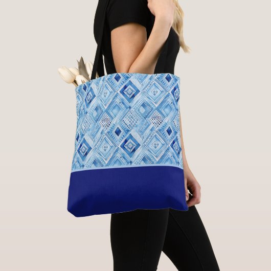Blauw, wit diamantvormig patchwork kleurblok tote bag (Dichtbij)