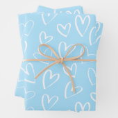 Blauw-wit hartpatroon inpakpapier vel (In situ)