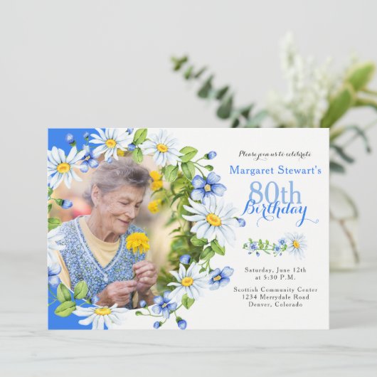 Blauw Wit Land Daisy Foto 80ste Verjaardag Kaart (Staand voorkant)