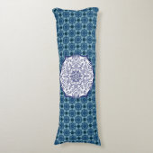 Blauw & Wit Mandel met Wezens Lichaamskussen (Voorkant Verticaal)