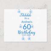 Blauw wit mauve shhhh 60ste verjaardag bloemnaam aankondigingskaart (Voorkant)