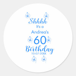Blauw wit mauve shhhh 60ste verjaardag bloemnaam ronde sticker