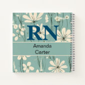 Blauw Wit Modern Daisy Gepersonaliseerde Naam RN V Notitieboek (Achterkant)