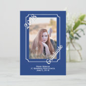 Blauw-wit Modern Photo Afstuderen Aankondiging (Staand voorkant)
