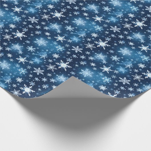 Blauw & Wit Ontwerp Winter Sneeuwvlok Patroon Cadeaupapier (Hoek)