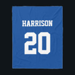 Blauw wit referentienummer Varsity Sport Fleece Deken<br><div class="desc">Varsity sporten blauw en wit aangepaste naam nummer monogram Fleece Deken. Varsity sportstijl. Pas het aan met jouw naam, leeftijd, jaar, aantal of de naam van het sportteam. Volledig aanpasbare tekst op blauwe achtergrond. U kunt de kleuren bewerken en wijzigen en ook verwijderen en gewoon de effen kleur laten. Geweldig...</div>