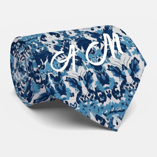 Blauw Wit Retro Ikat Patroon 2 Monogram Initialen Stropdas (Opgerold)