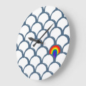 Blauw & Wit Schets Scallop Patroon & Regenboog Grote Klok (Hoek)