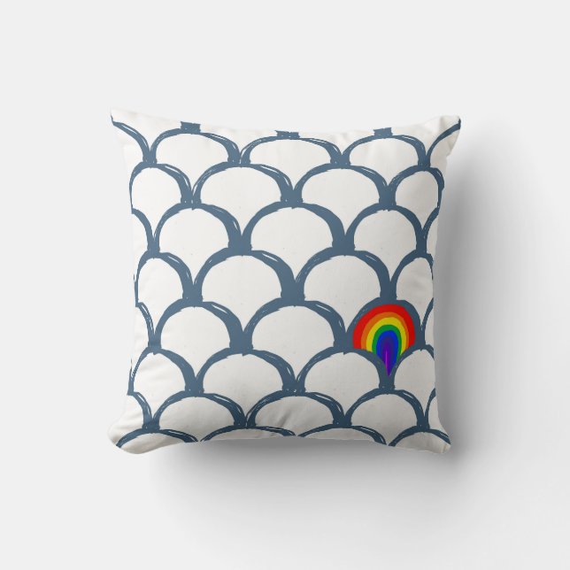 Blauw & Wit Schets Scallop Patroon & Regenboog Kussen (Voorkant)