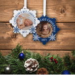 Blauw Wit Sneeuwvlokken Baby's 1e Kerstmis Ornament Kaart<br><div class="desc">Sneeuwvlokvormig foto ornament met een ronde foto van je baby met gebogen tekst en  sneeuwvlokken.</div>