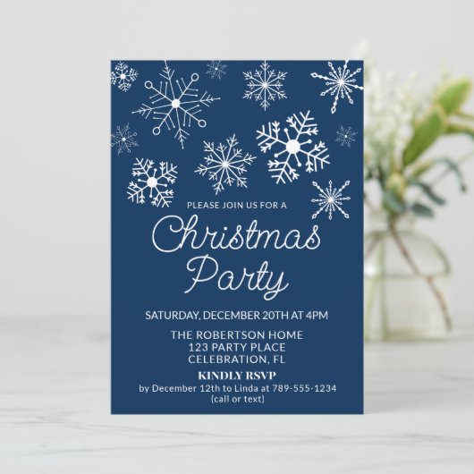 Blauw Wit Sneeuwvlokken Kerstfeest uitnodiging (Staand voorkant)