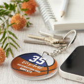 Blauw wit team kleuren spelen als een meisje baske sleutelhanger (Voorkant Rechts)